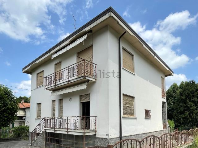 Villetta indipendente in vendita di 230 m² in Viale Della Rimembranza