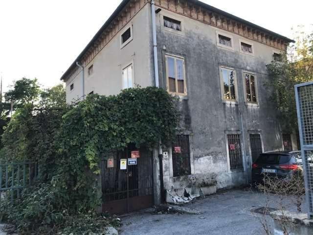 Villetta indipendente in vendita di 230 m² in Viale Riviera Berica, 490