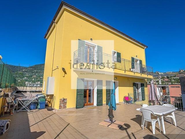 Villetta indipendente in vendita di 230 m² in Borgo Opaco, 3