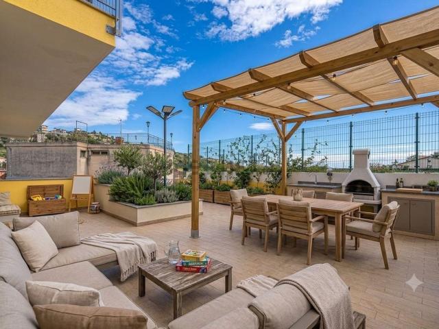 Villetta indipendente in vendita di 230 m² in Borgo Opaco, 3