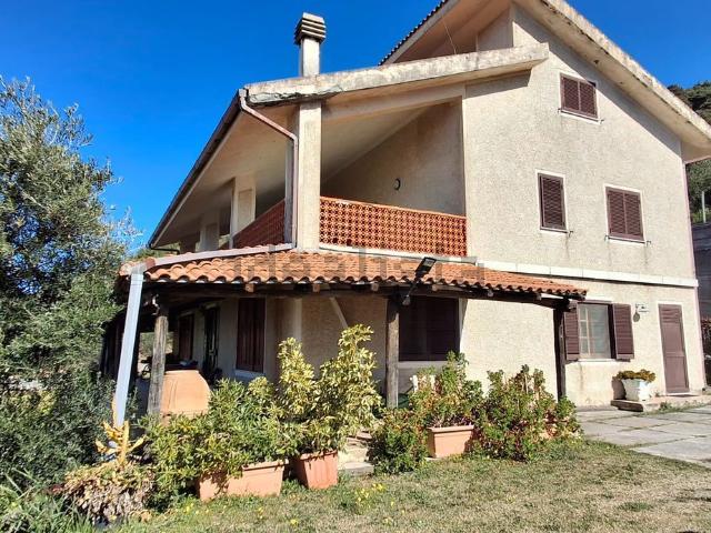 Villetta indipendente in vendita di 230 m² in Località Santo Stefano