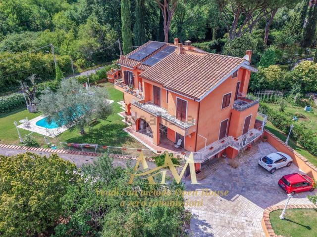 Villetta indipendente in vendita di 230 m² in Strada San Polo, 62