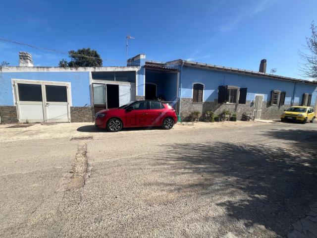 Villetta indipendente in vendita di 231 m² in Via Alfredo Binda