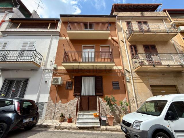 Villetta indipendente in vendita di 231 m² in Via Emma, 92