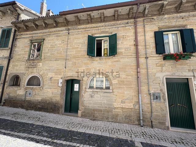 Villetta indipendente in vendita di 231 m² in Via Roma, 44
