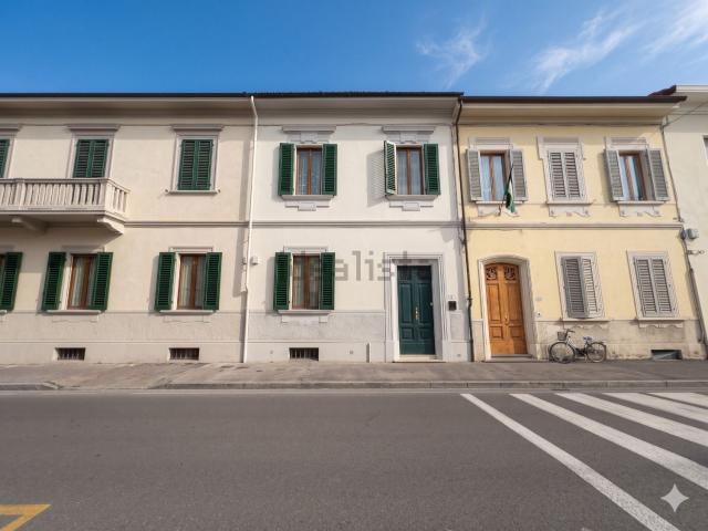 Villetta indipendente in vendita di 231 m² in Via Renato Fucini, 30