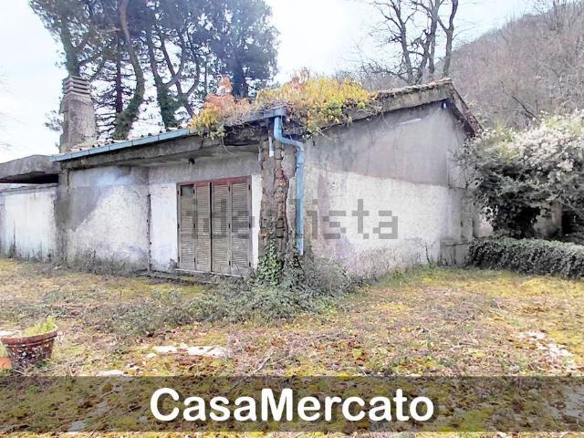 Villetta indipendente in vendita di 231 m² in Via Vecchia di Velletri