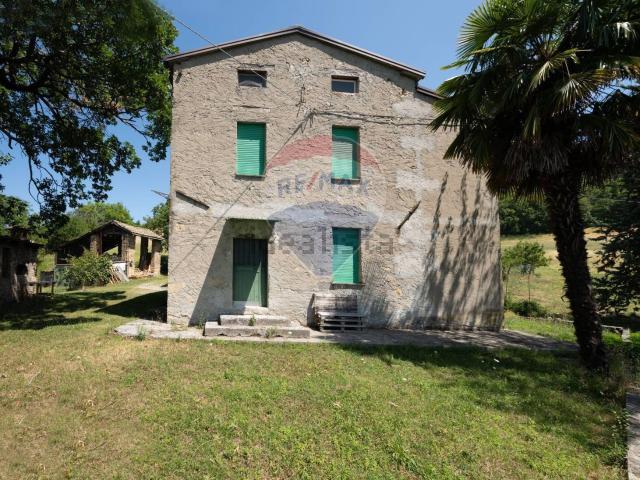 Villetta indipendente in vendita di 231 m² in Località Riviano Chiesa