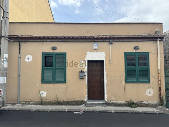 Villetta indipendente in vendita di 232 m² in Via Cairoli