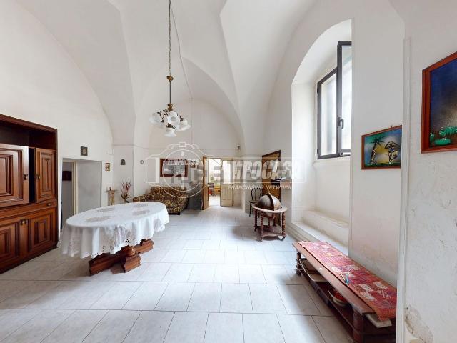 Villetta indipendente in vendita di 232 m² in Via Chiesa, 6