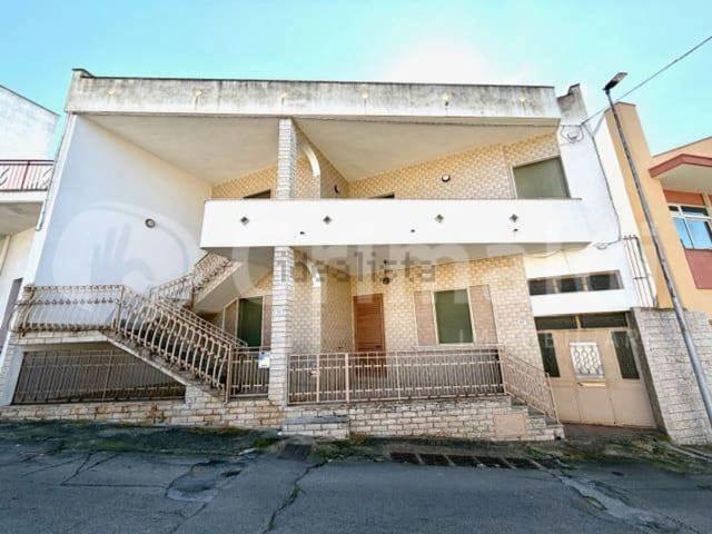 Villetta indipendente in vendita di 232 m² in Via Genova, 68