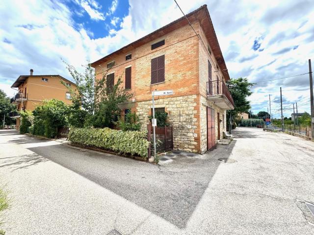 Villetta indipendente in vendita di 232 m² in Via Ovidio Franchi, 2