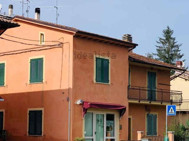 Villetta indipendente in vendita di 232 m² in Via Provinciale Metaurense, 38