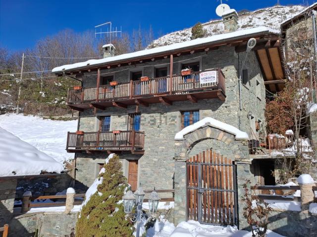 Villetta indipendente in vendita di 232 m² in Frazione Petit Rhun, 1