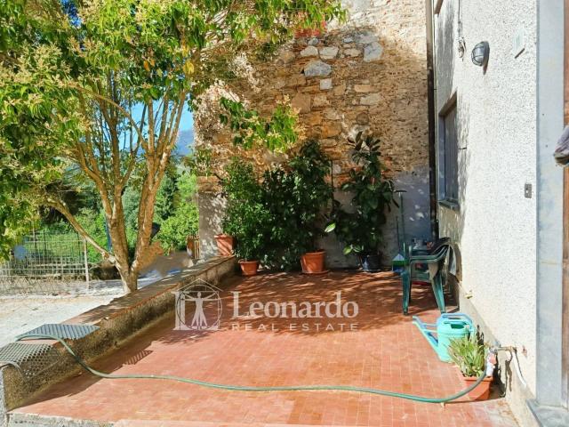 Villetta indipendente in vendita di 233 m² in Via Comunale Canipaletti