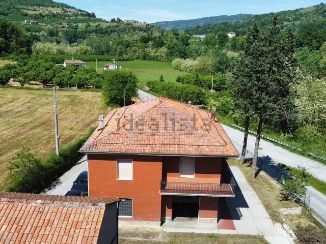 Villetta indipendente in vendita di 233 m² in Frazione Canoretto