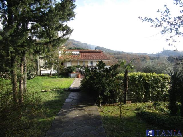 Villetta indipendente in vendita di 234 m² in Via Montecchio, 23
