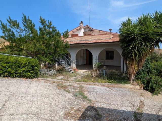 Villetta indipendente in vendita di 234 m² in Via Settecolli