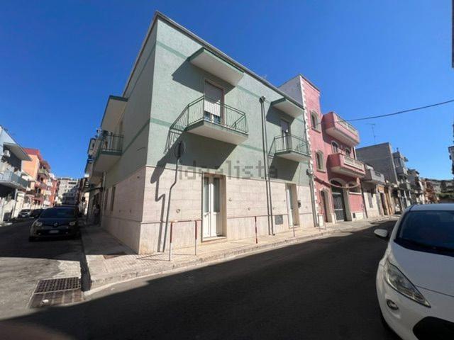 Villetta indipendente in vendita di 234 m² in Via Udine