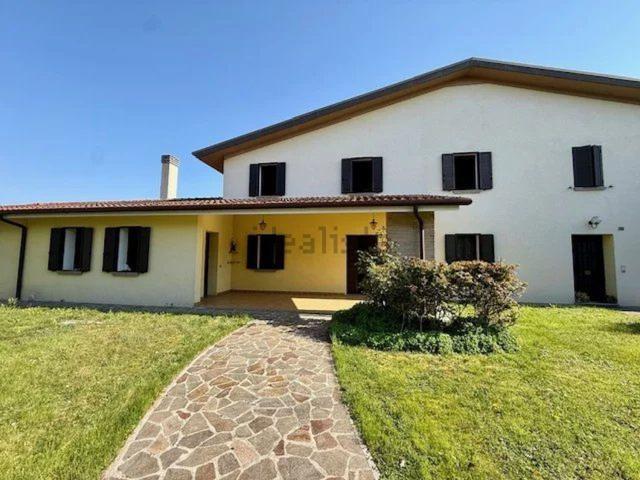 Villetta indipendente in vendita di 235 m²