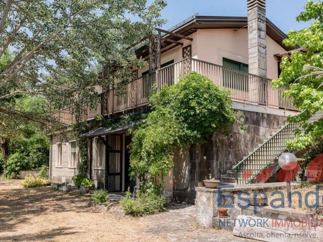 Villetta indipendente in vendita di 235 m²