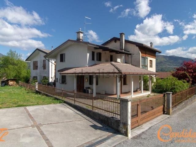 Villetta indipendente in vendita di 235 m² in Via Cofuc, 33