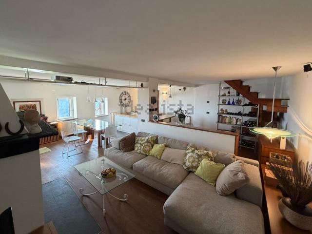 Villetta indipendente in vendita di 235 m² in Via Belvedere