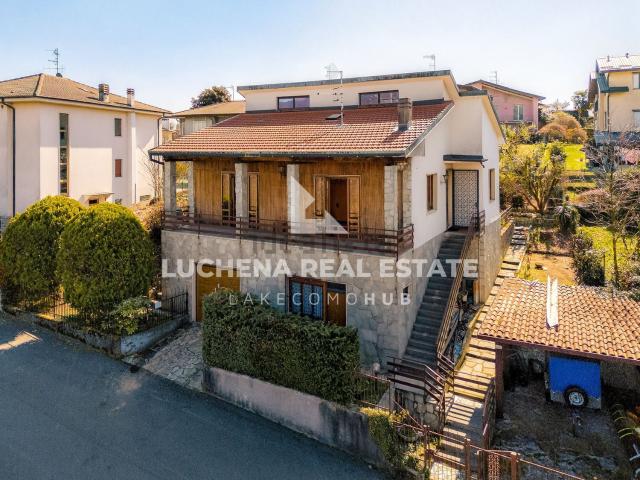 Villetta indipendente in vendita di 235 m² in Via Giovanni Corti, 20