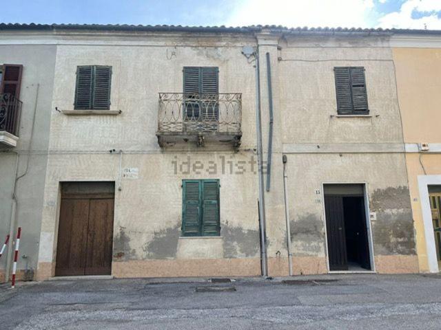 Villetta indipendente in vendita di 235 m² in Via Euripide, 15