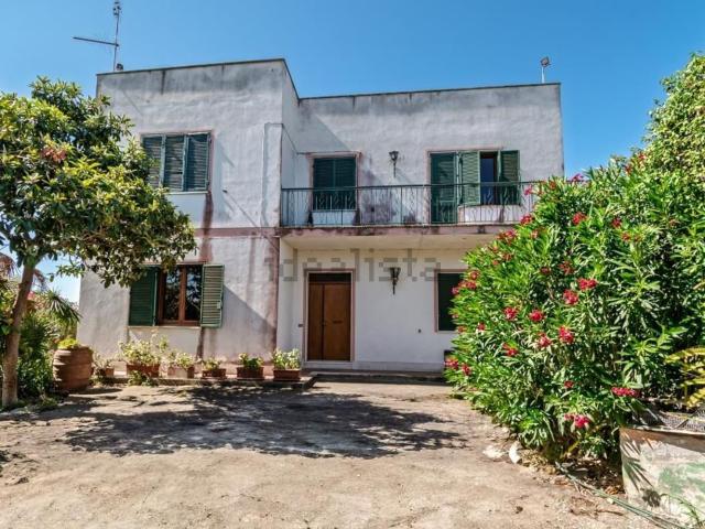Villetta indipendente in vendita di 235 m² in Via Monte Carnevale, 440