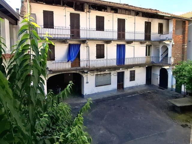 Villetta indipendente in vendita di 235 m² in Via Manzoni
