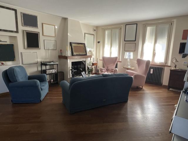 Villetta indipendente in vendita di 235 m² in Via San Mama