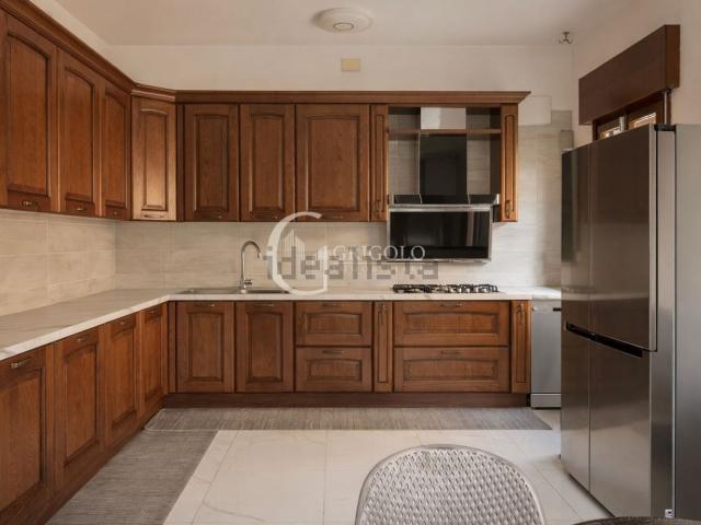 Villetta indipendente in vendita di 235 m² in Via San Zeno