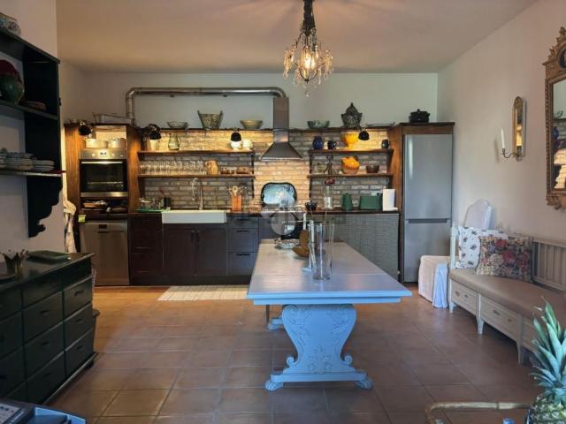Villetta indipendente in vendita di 235 m² in Via Piero Fontana, 4