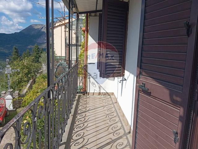 Villetta indipendente in vendita di 236 m² in Via Trebbio, 16