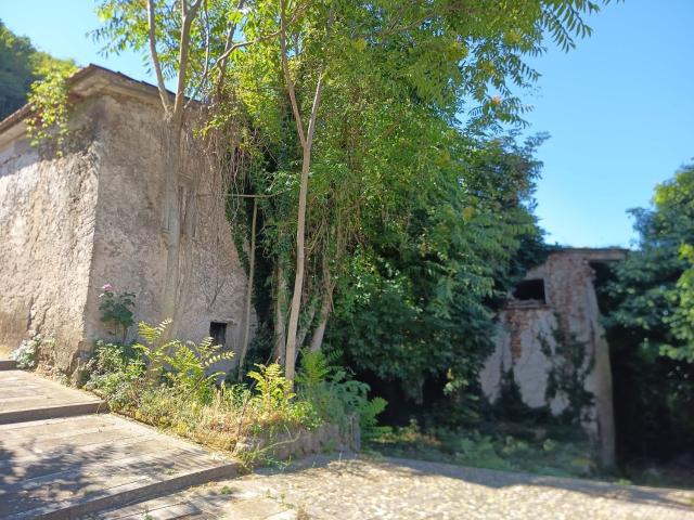 Villetta indipendente in vendita di 236 m² in Via Castelluccio
