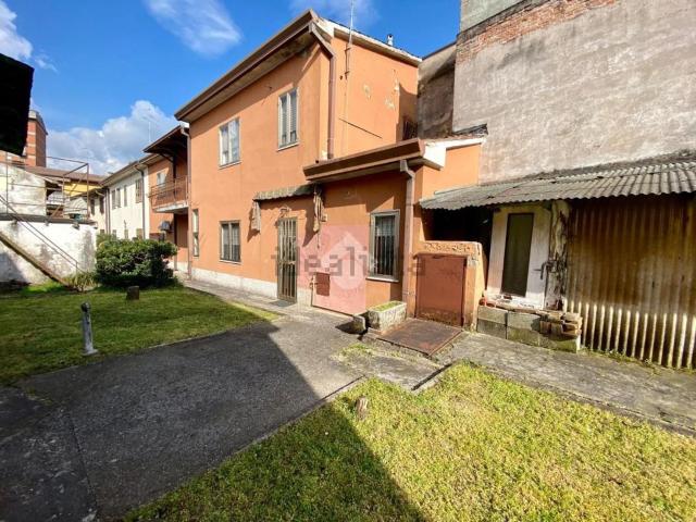 Villetta indipendente in vendita di 236 m² in Via Alessandro Volta, 21
