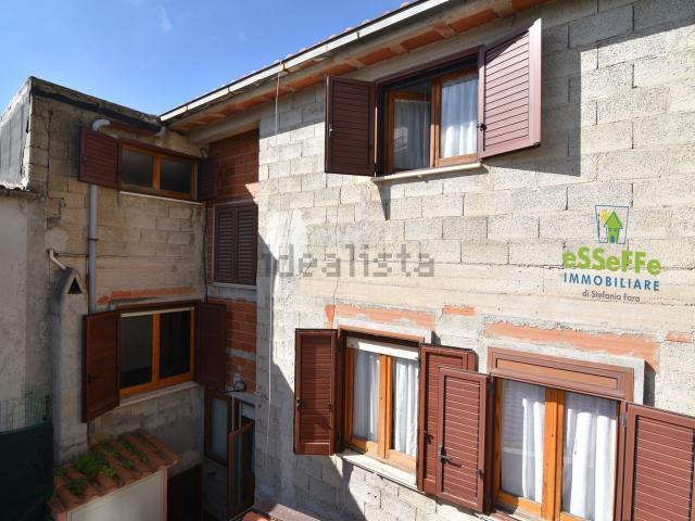 Villetta indipendente in vendita di 236 m² in Via G. Marconi, 200