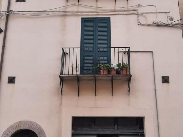 Villetta indipendente in vendita di 236 m² in Via Guglielmo Marconi, 15