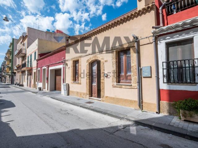 Villetta indipendente in vendita di 236 m² in Via Epicarmo, 237