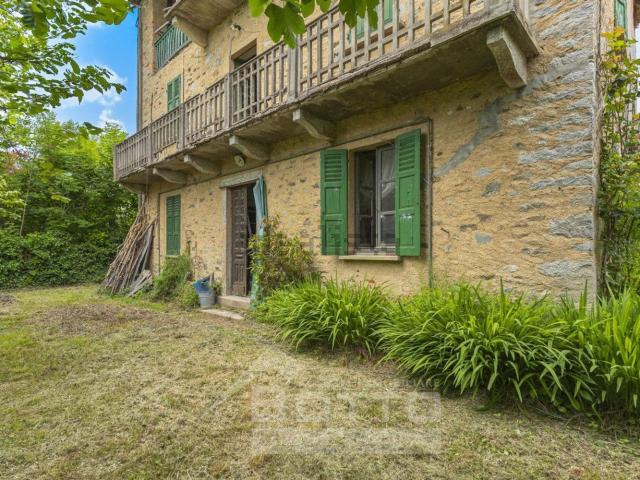 Villetta indipendente in vendita di 236 m² in Via Fabio Filzi, 4