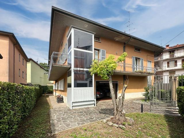 Villetta indipendente in vendita di 236 m² in Via Lonzo, 12