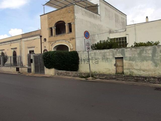 Villetta indipendente in vendita di 236 m² in Via Roma, 114