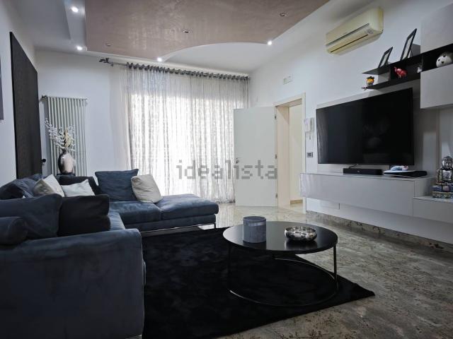Villetta indipendente in vendita di 236 m² in Via Trieste