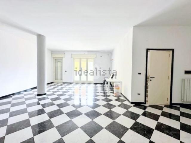 Villetta indipendente in vendita di 237 m² in Via Montello, 21