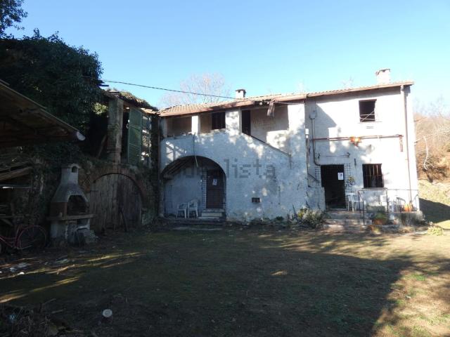 Villetta indipendente in vendita di 237 m² in Via Montenotte