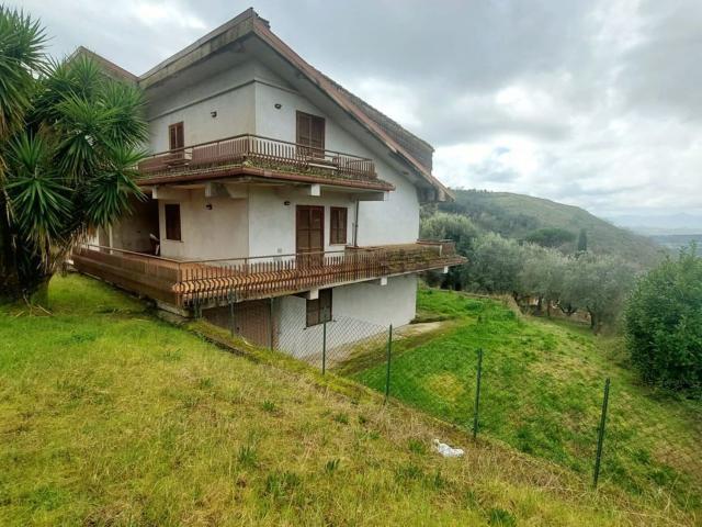 Villetta indipendente in vendita di 237 m² in Piazza Guglielmo Marconi