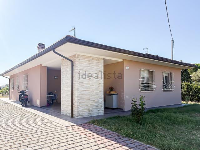 Villetta indipendente in vendita di 238 m² in Via Campone Sala, 174