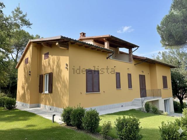 Villetta indipendente in vendita di 238 m² in Via Cristina di Belgioioso, 21