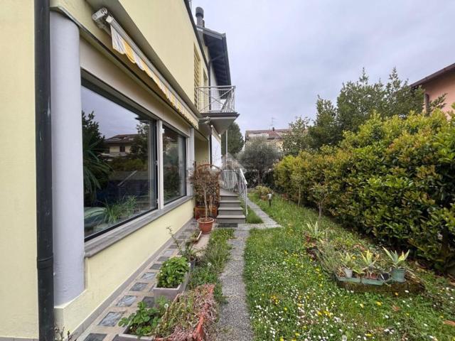 Villetta indipendente in vendita di 238 m² in Via Guglielmo Marconi, 194